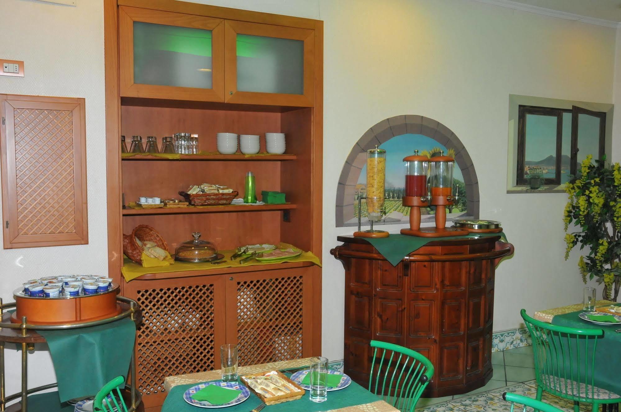 Hotel Potenza Napoli Ngoại thất bức ảnh